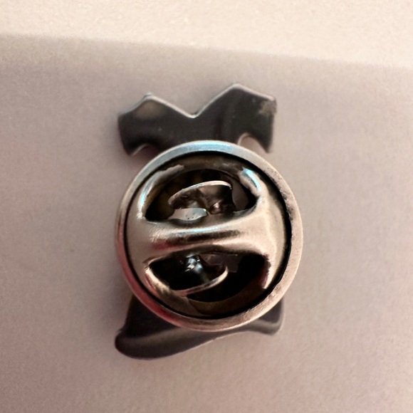 American Heart Association Red Dress Lapel Pin - Picture 4 of 6